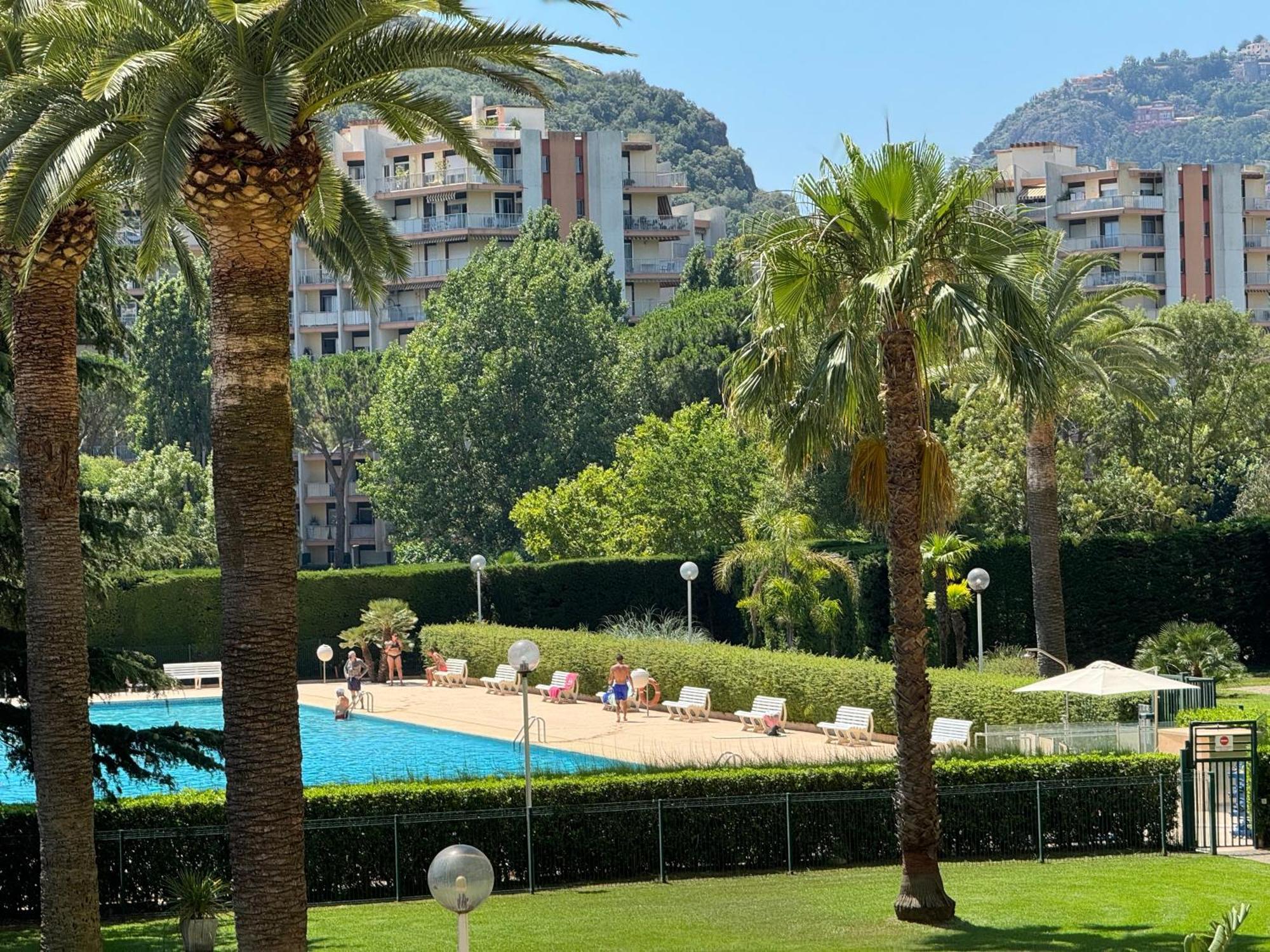 My Resid Appart Cannes Vue Marina Et Vue Montagne Манделю-ла-Напул Екстериор снимка
